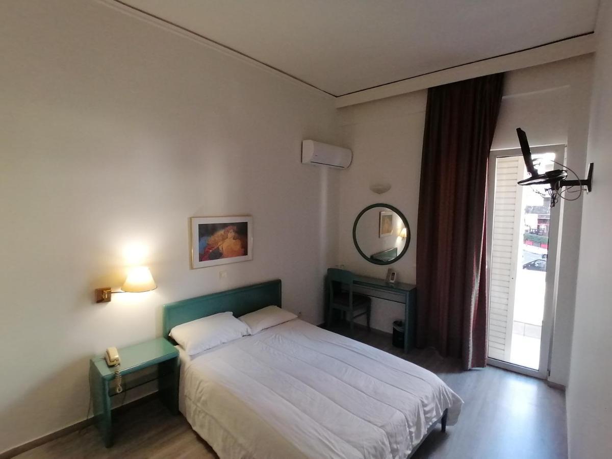 Hotel Galaxias أغرينيو المظهر الخارجي الصورة